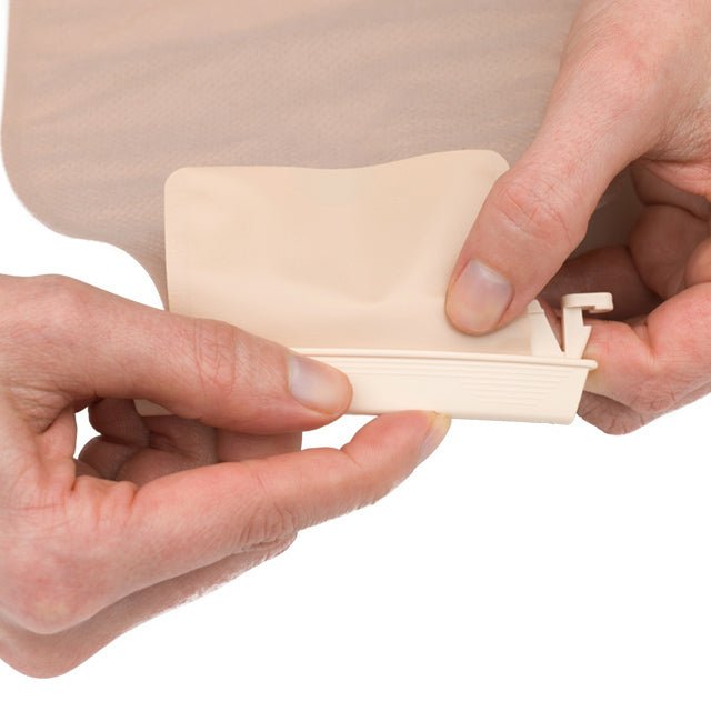 Hollister New Imageโข Two-Piece Drainable Ostomy Pouch โ Clamp Closure - Okotoks HC Pharmacy